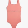 Bañador infantil con cuello cuadrado y logotipo Bañador infantil con cuello cuadrado y logotipo