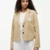 Blazer de sarga elástica con monograma en letra cursiva Blazer de sarga elástica con monograma en letra cursiva