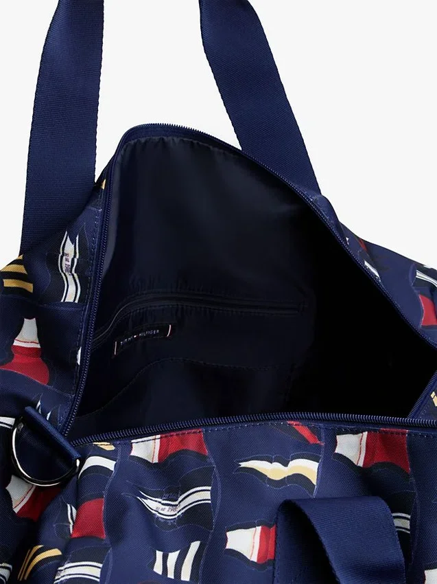 Bolsa de viaje con estampado de banderas náuticas Bolsa de viaje con estampado de banderas náuticas