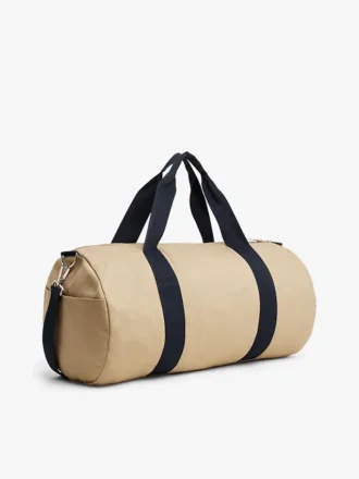 Bolsa de viaje con logotipo de rayas y bandera
