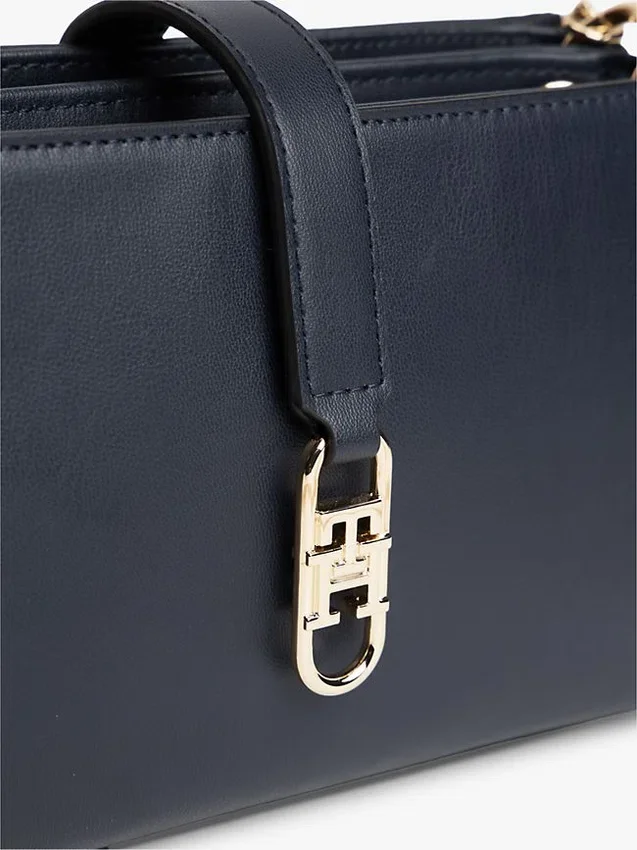 Bolso bandolera con cadena y monograma pulido Bolso bandolera con cadena y monograma pulido