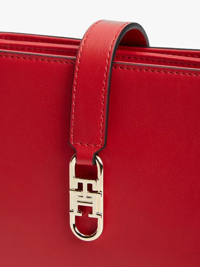 Bolso bandolera con cadena y monograma pulido Bolso bandolera con cadena y monograma pulido