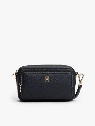Bolso bandolera con monograma en relieve