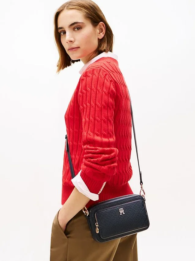Bolso bandolera con monograma en relieve Bolso bandolera con monograma en relieve