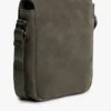 Bolso bandolera con solapa de ante Bolso bandolera con solapa de ante