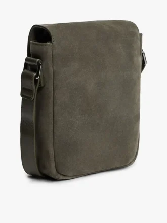 Bolso bandolera con solapa de ante