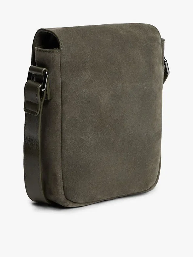 Bolso bandolera con solapa de ante Bolso bandolera con solapa de ante
