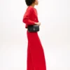 Bolso bandolera con solapa y monograma pulido Bolso bandolera con solapa y monograma pulido