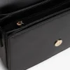Bolso bandolera con solapa y monograma pulido Bolso bandolera con solapa y monograma pulido