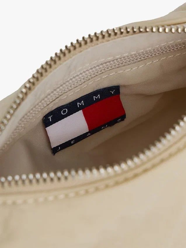 Bolso de hombro fruncido de Tommy Jeans Bolso de hombro fruncido de Tommy Jeans