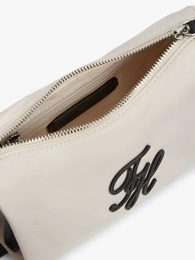 Bolso mini con monograma Script repelente al agua Bolso mini con monograma Script repelente al agua