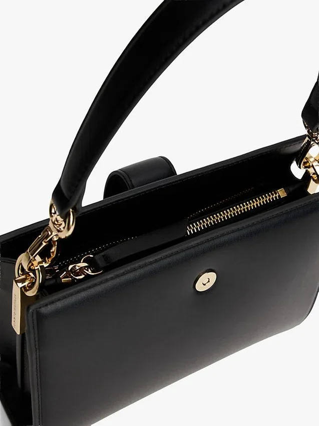 Bolso mini tipo cartera con cierre de monograma Bolso mini tipo cartera con cierre de monograma