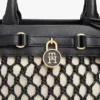 Bolso mini tote de cuero con macramé