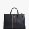 Bolso tipo cartera con rayas emblemáticas