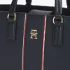 Bolso tipo cartera con rayas emblemáticas