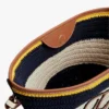 Bolso tipo cubo de ganchillo con rayas náuticas Bolso tipo cubo de ganchillo con rayas náuticas