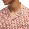 Camisa camp de corte regular con estampado solar