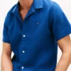 Camisa camp de corte regular en mezcla de lino Camisa camp de corte regular en mezcla de lino
