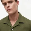 Camisa camp de corte regular en mezcla de lino