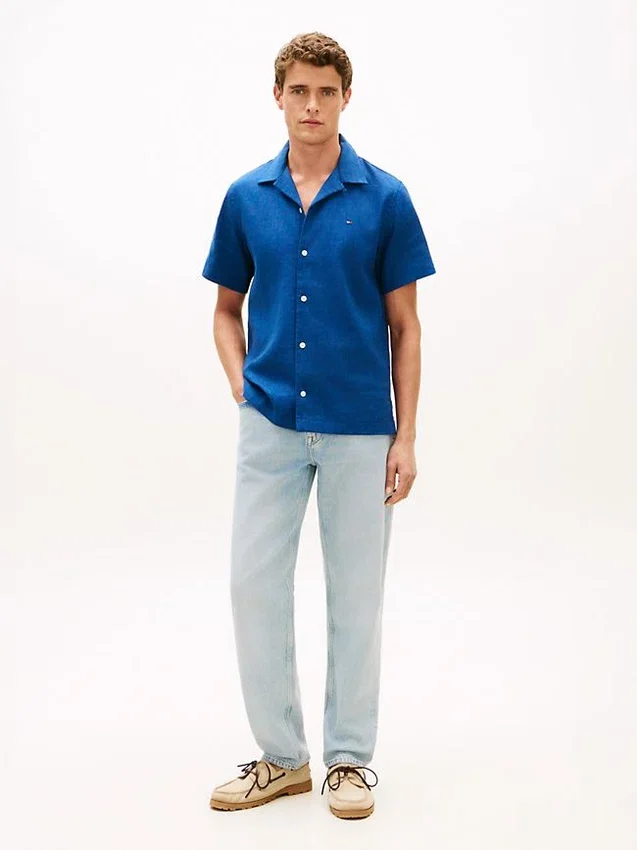 Camisa camp de corte regular en mezcla de lino Camisa camp de corte regular en mezcla de lino