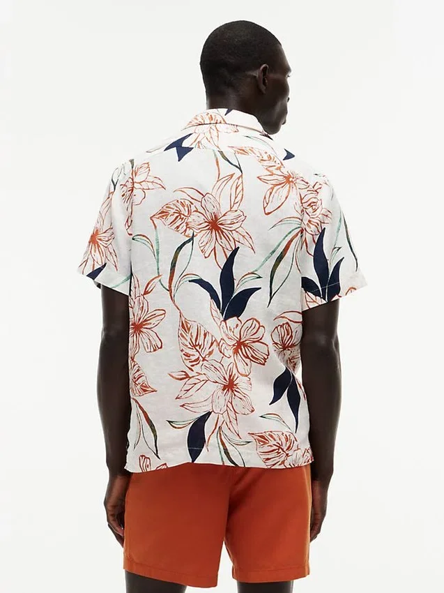 Camisa camp de lino con estampado floral y corte regular Camisa camp de lino con estampado floral y corte regular