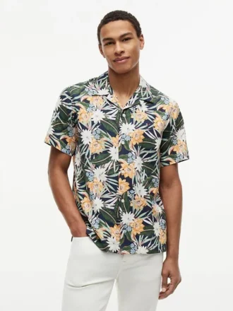 Camisa campestre de corte regular con estampado floral tropical