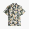 Camisa campestre de corte regular con estampado floral tropical