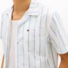 Camisa de campamento a rayas de corte regular