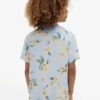 Camisa de campamento con estampado floral para niño