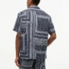 Camisa de campamento con patchwork de bandana y corte clásico