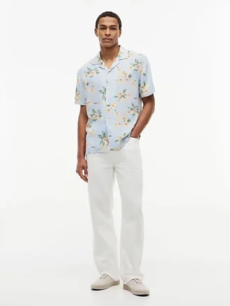 Camisa de campamento de corte regular con estampado floral en mezcla de lino