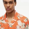 Camisa de campamento de corte regular con estampado floral en mezcla de lino