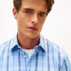 Camisa de corte regular con estampado de cuadros de ventana