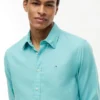 Camisa de corte regular en mezcla de lino
