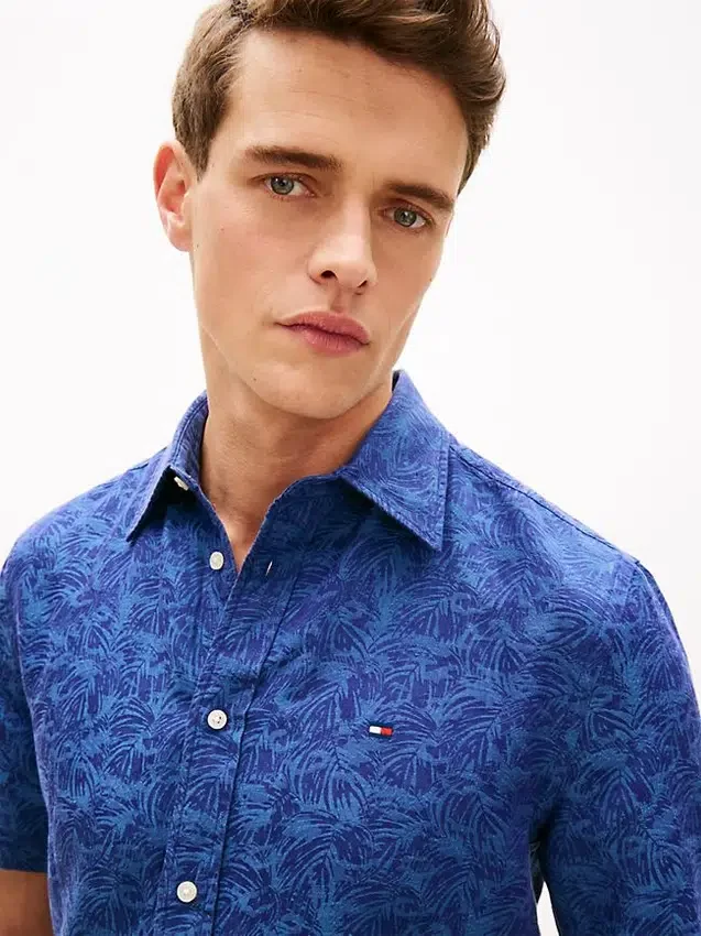Camisa de jacquard con estampado de palmeras Camisa de jacquard con estampado de palmeras