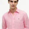 Camisa de lino a rayas de corte regular