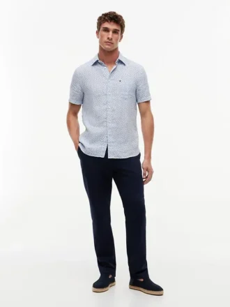Camisa de lino con estampado náutico de corte regular