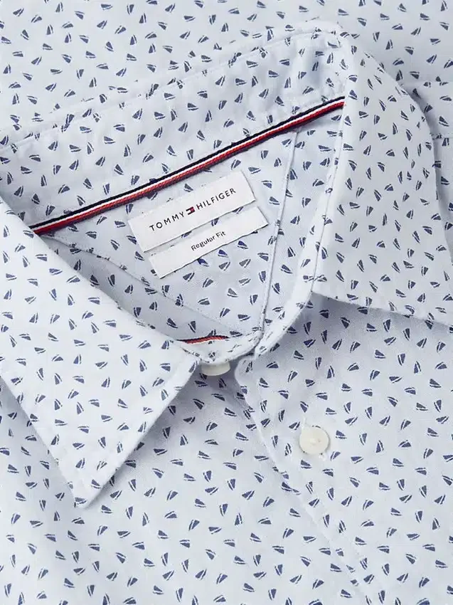 Camisa de lino con estampado náutico de corte regular Camisa de lino con estampado náutico de corte regular