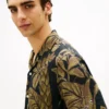 Camisa de lino con estampado tropical Camisa de lino con estampado tropical