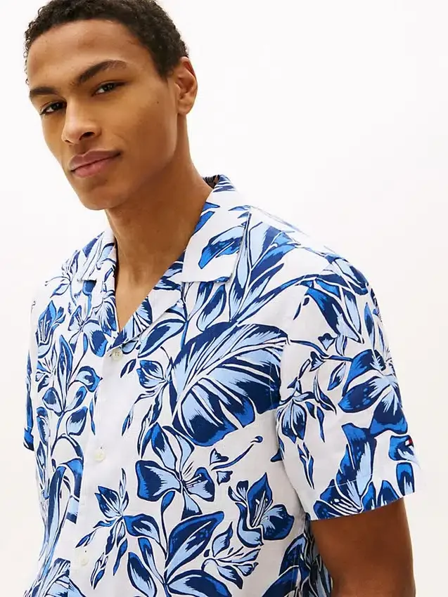 Camisa de lino con estampado tropical Camisa de lino con estampado tropical
