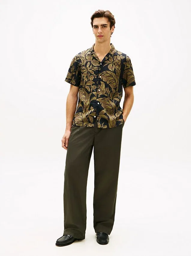 Camisa de lino con estampado tropical Camisa de lino con estampado tropical