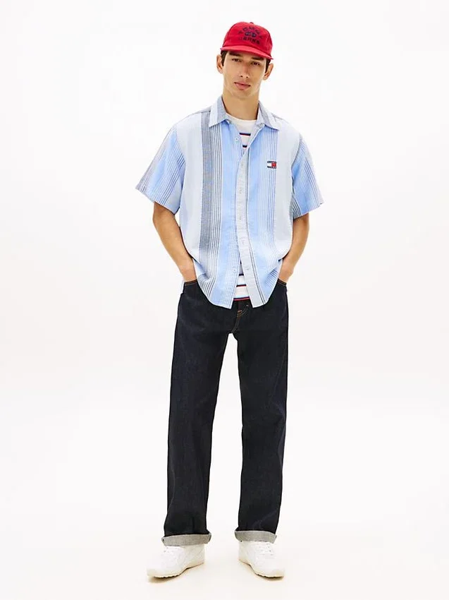 Camisa de rayas de tejido dobby de corte holgado de Tommy Jeans Camisa de rayas de tejido dobby de corte holgado de Tommy Jeans