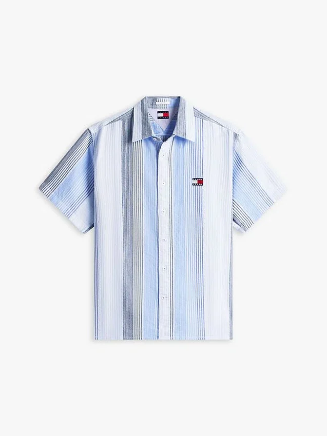 Camisa de rayas de tejido dobby de corte holgado de Tommy Jeans Camisa de rayas de tejido dobby de corte holgado de Tommy Jeans