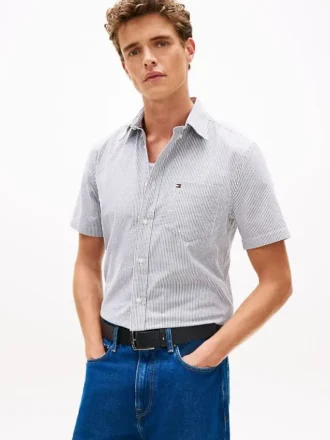 Camisa de seersucker a rayas de corte regular
