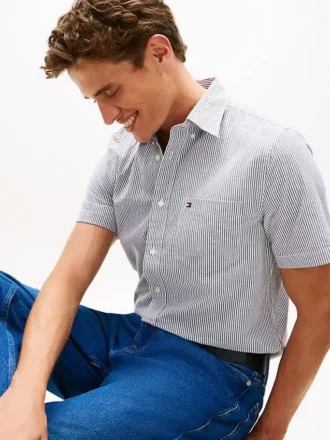 Camisa de seersucker a rayas de corte regular