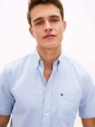 Camisa de seersucker a rayas de corte regular