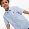 Camisa de seersucker a rayas para niño