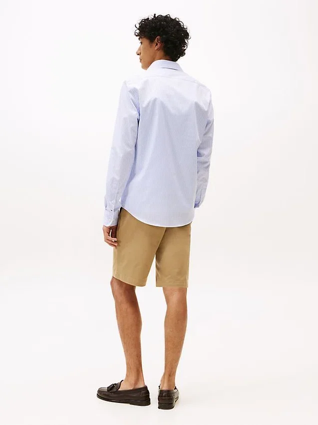 Camisa de vestir a rayas THFlex de corte entallado Camisa de vestir a rayas THFlex de corte entallado