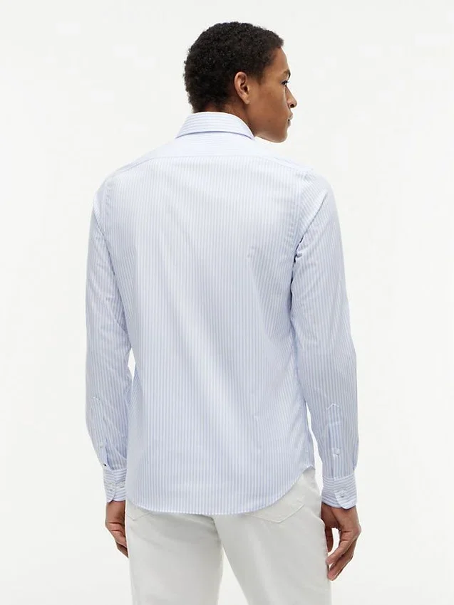 Camisa de vestir a rayas THFlex de corte entallado Camisa de vestir a rayas THFlex de corte entallado