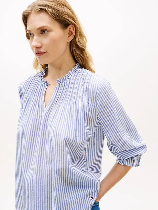 Camisa de voile con pinzas y ribete de volantes Camisa de voile con pinzas y ribete de volantes